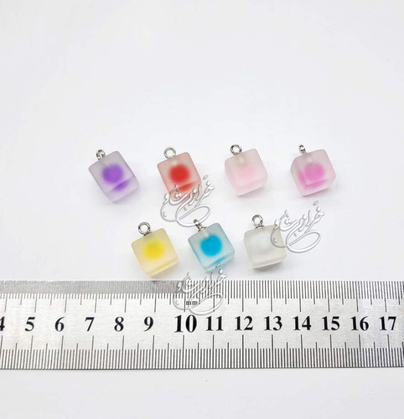 آویز مهره پاستیلی مکعب - تصویر 1